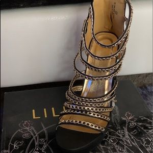 Liliana Black and Gold Chain Wedges
